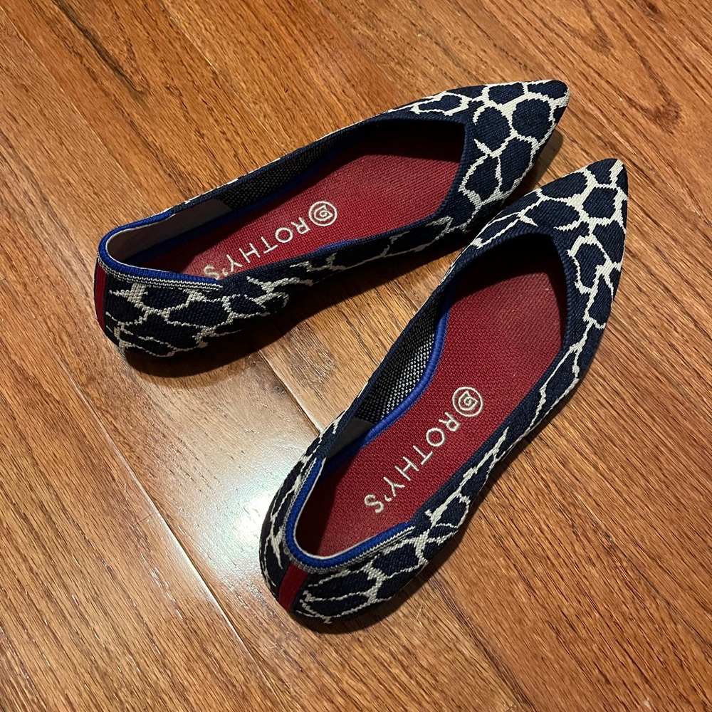 Rothy’s Giraffe Point Navy 9.5